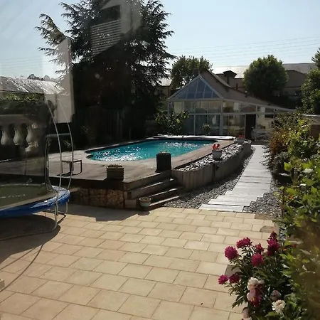 Location Maison De * Château-du-Loir